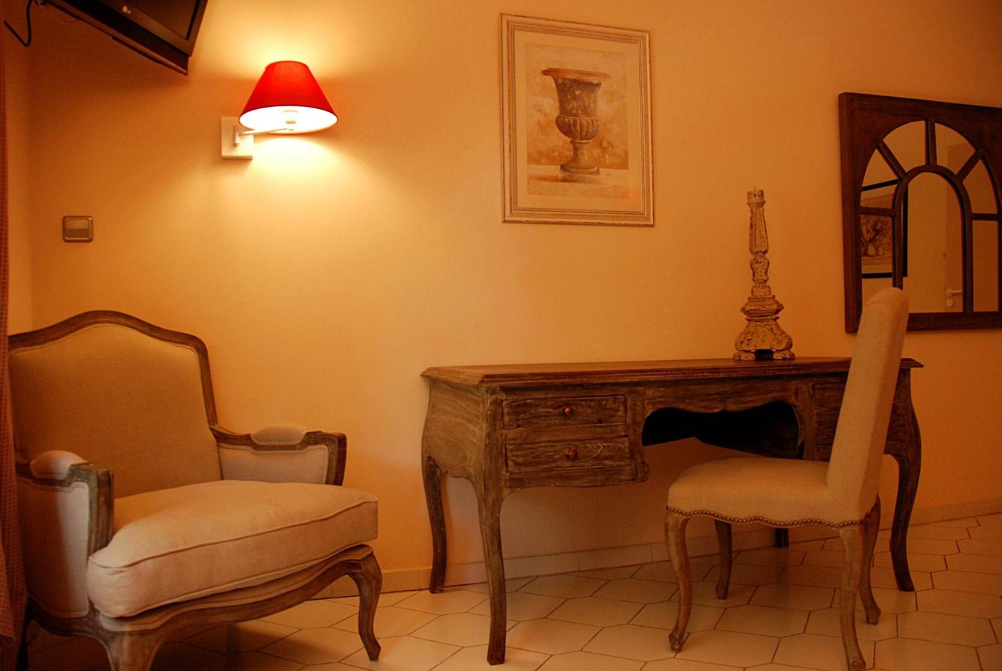 Hotel Les Mazets Des Roches Tarascon Cameră foto
