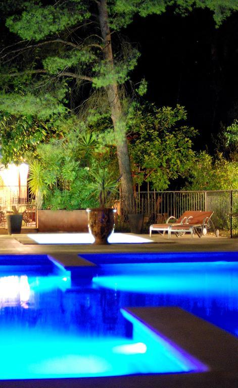 Hotel Les Mazets Des Roches Tarascon Exterior foto